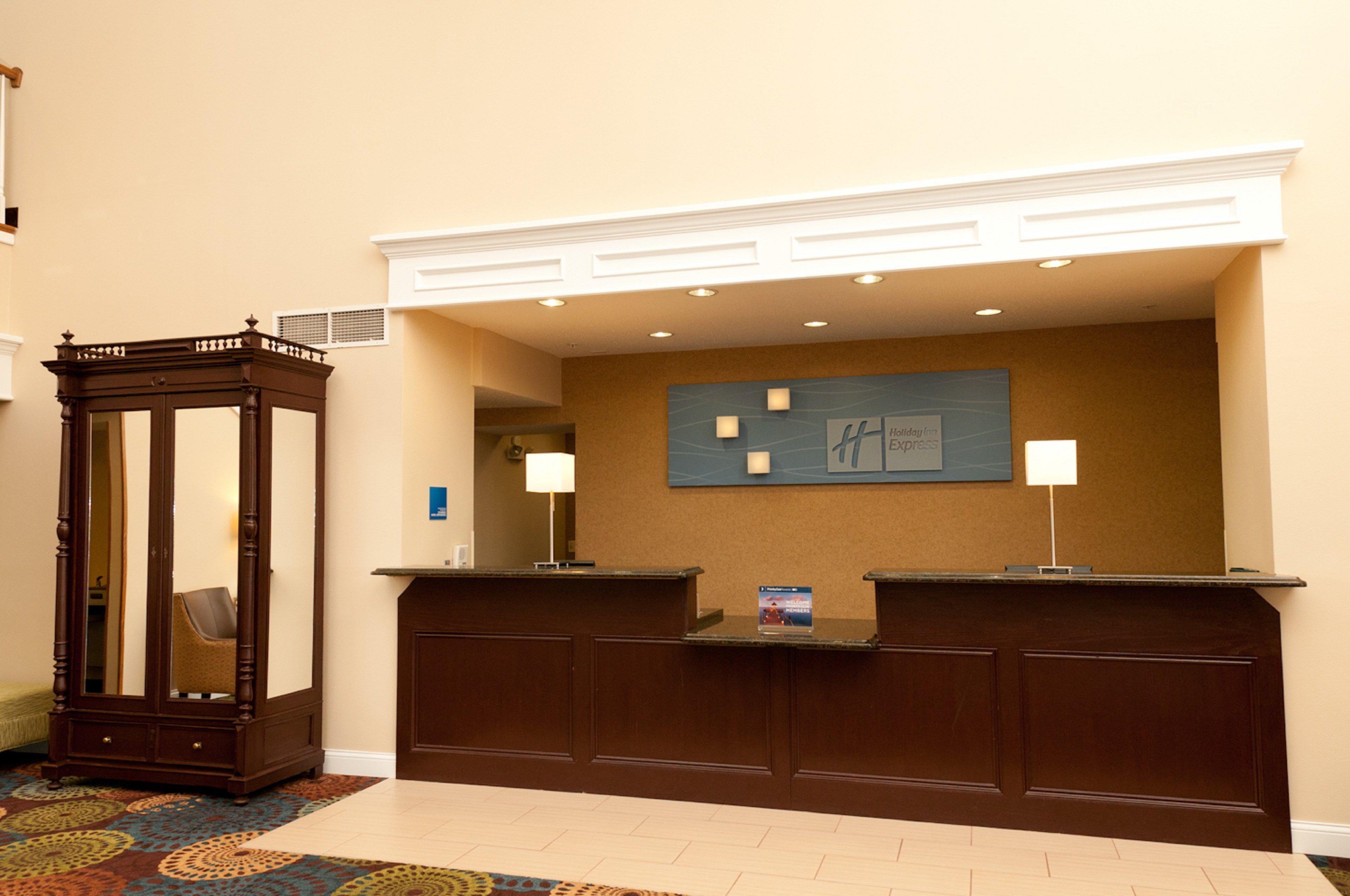 Holiday Inn Express Hotel & Suites Bloomington-Normal University Area By Ihg Екстериор снимка